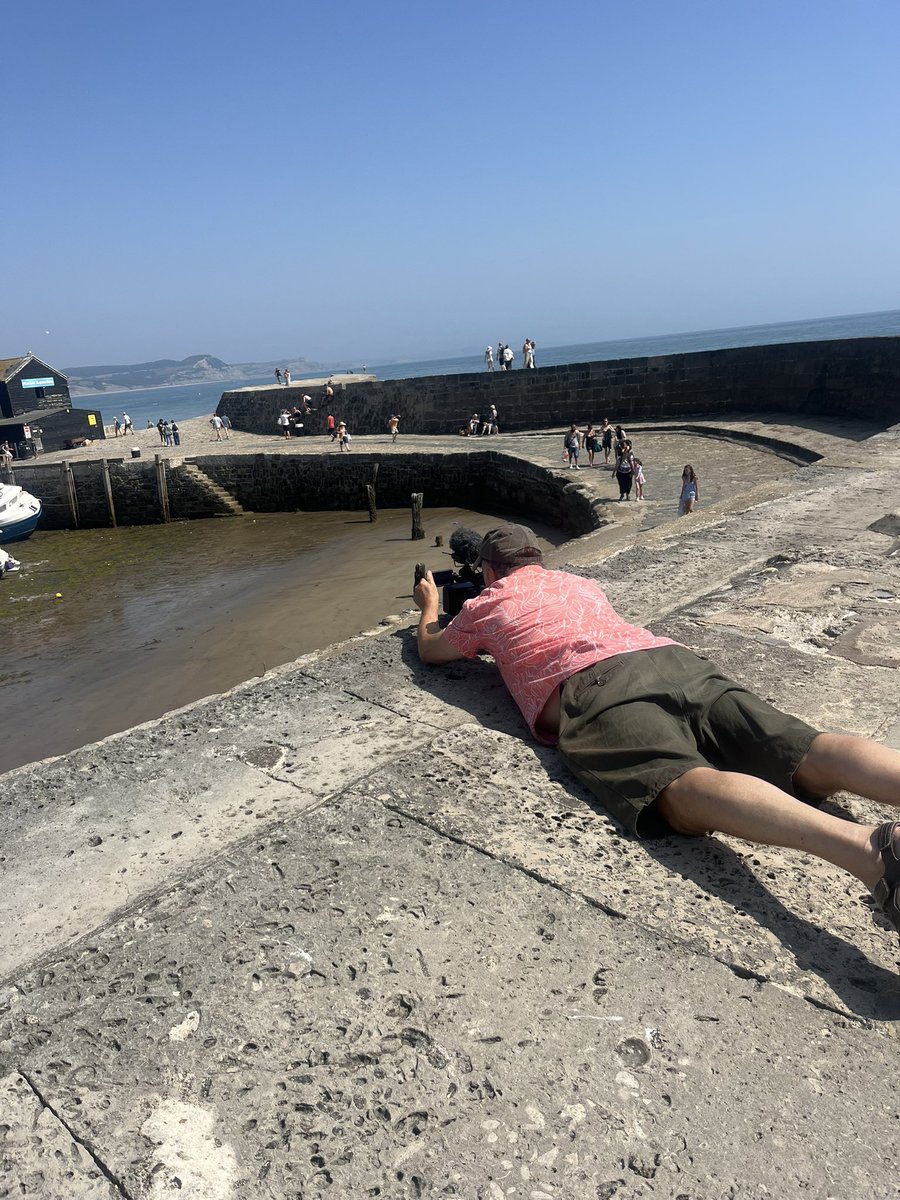Goal_Mass's tweet photo. Fabulous lunch &afternoon in @LymeRegisTIC #AlexanderHotel
Stroll around #Cob and sea front, before tonight’s big @SouthernLeague1 #PremDiv down the road.
@Piranfilms getting all the best action shots, apparently you’re not a good camera man if don’t get knees dirty! 🫣🎥😱🙊 https://t.co/Atw4mxqktV