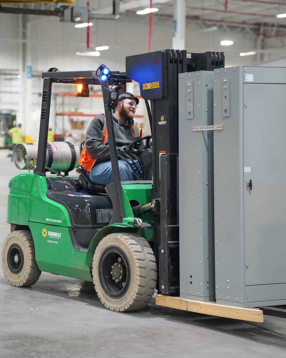 CupertinoElec's tweet image. Where steel meets circuitry: this is where #ModularDataCenters are born. 🔧⚡ Components come together with precision and care as every panel and connection takes shape. Everything moves forward preparing these modules to power today&apos;s data demands.

#CupertinoElectric #CEI