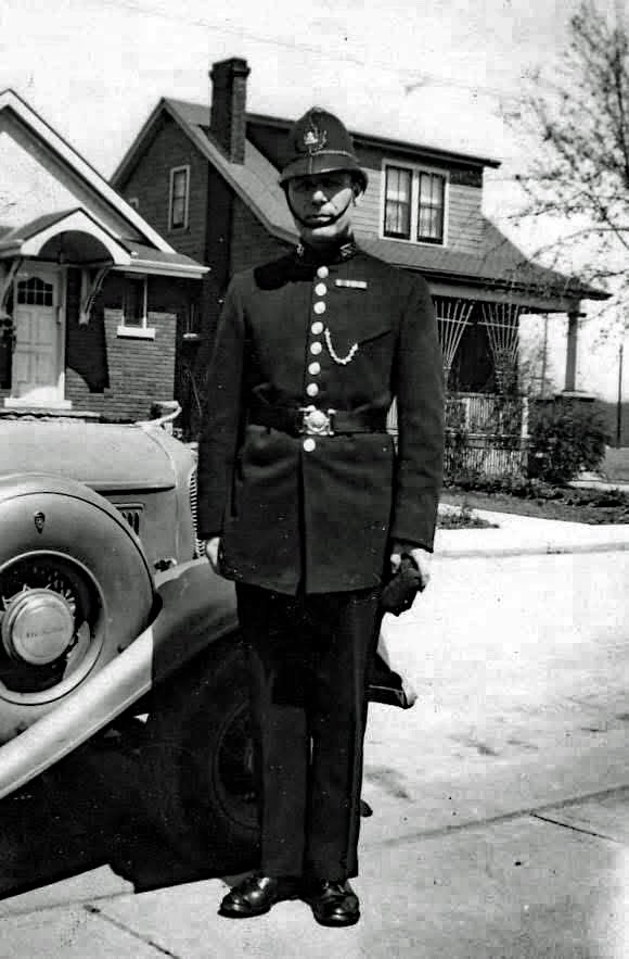 HPS_Museum's tweet photo. Unknown Policeman ca 1920’s. The ribbon bars suggest he was a WWI Veteran. #HPSArchives #PoliceHistory #HamOnt #HamOntHistory #HPSHistory #HPSMuseum https://t.co/0HF2in3zGa