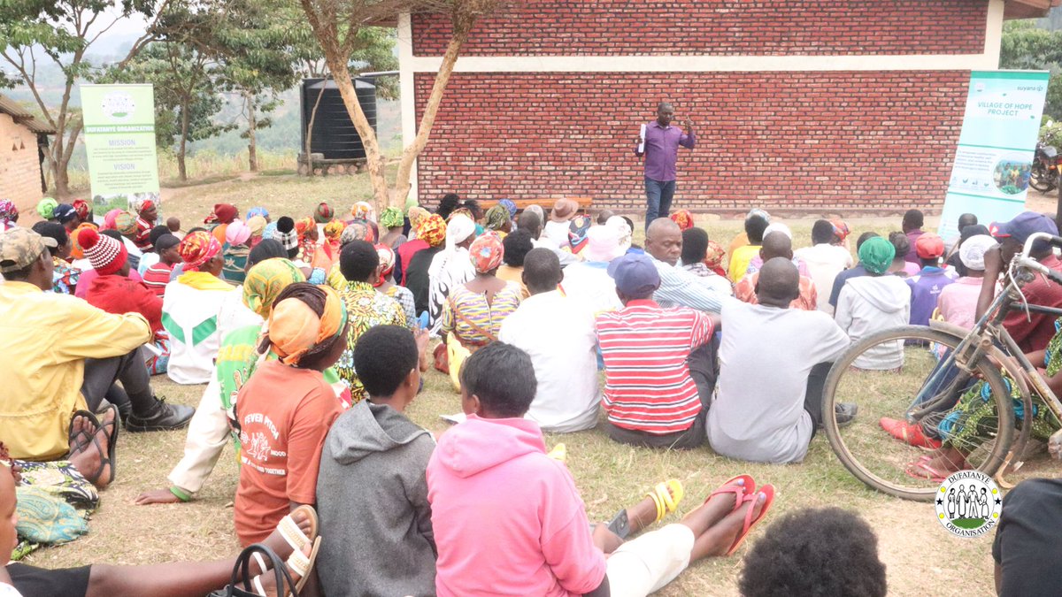DufatanyeOrg's tweet photo. 241 farmers in Nyamiseke learned theory on crop rotation &amp; land use and preparation in collaboration  with the Suyana Foundation under the village of hope project. What farming tip works best for you? Share below! #VillageOfHope @RwandaSouth @NyanzaDistrict https://t.co/G7VaCAm2F1