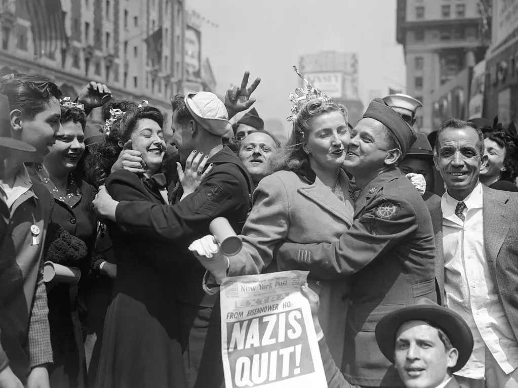 Botzki4Board's tweet photo. This year marks 80 years since the defeat of Nazism. While the Nazis were defeated in Europe in May, the ideology did not disappear over night. In fact, much like a cockroach, it found a way to stick around in unexpected places. (1/4) https://t.co/I5kHkrnatz