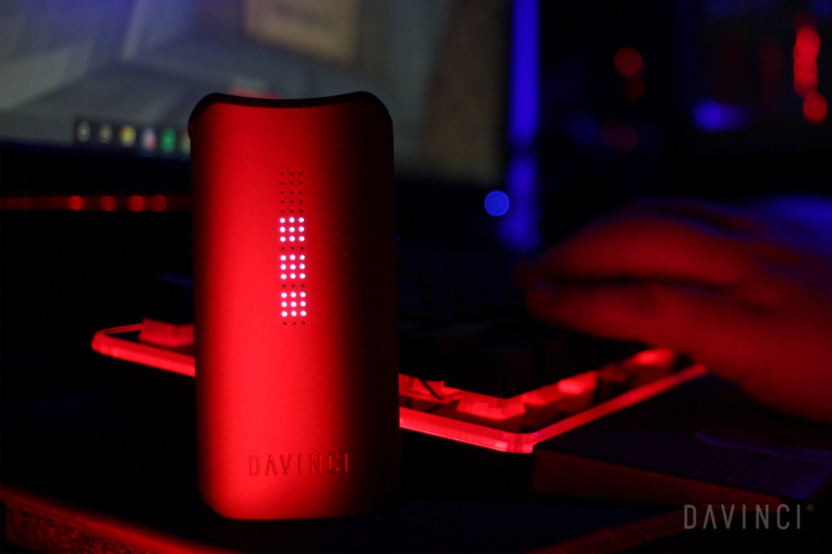 DaVinciVape's tweet photo. Smart Path Mode = Your personal session guide.
Auto-adjusted temp increases, dialed to activate key compounds.
Set it. Forget it. Elevate it.
#DaVinciVaporizer #IQ3 #SmartPath https://t.co/UL3YWsD9Hh