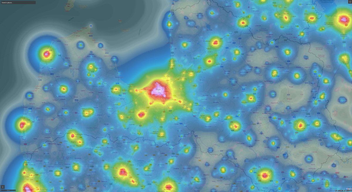 MeteoLatvia's tweet photo. ☄️ Gatavojoties "augusta krītošo zvaigžņu" (Perseīdu meteoru plūsmas) medībām naktī uz trešdienu (12. - 13. augusts) īsa informācija - kur, kad, kā 👇

🤔 UZ KO CERĒT?
Ideālos apstākļos būtu redzami līdz 60 meteoriem stundā, bet šogad, "pateicoties" mēnessgaismai situācija ir citāda - nākamajā naktī varēsim ieraudzīt aptuveni 5-20 meteorus stundā. Tas joprojām ir daudz, bet tālu no ideālas Perseīdu meteoru plūsmas nakts. Pilsētas apstākļos tie būs vien daži meteori stundā.

🌕 MĒNESS:
Spožs Mēness: visas nakts garumā spīdēs gandrīz pilns Mēness (85%), nomācot lielāko daļu no blāvākajiem meteoriem. Tāpēc vērs skatu ar muguru pret Mēnesi. 

☁️ MĀKOŅI: 
Debesis būs daļēji mākoņainas, kas arī jāņem vērā, kā papildu traucēklis. 1.kartē viena no prognozēm (https://t.co/rAHaMreecG).

🚗ĀRPUS PILSĒTAS:
Jādodas uz vietu, kur netraucē pilsētas apgaismojums. Tumšākās vietas meklē šeit: https://t.co/ncZBpLzG5u (pelēkās/zilās zonas, jeb aplūko 2.attēlu).

⏰ PACIETĪBA:
Sākot novērojumus, vairs neizmanto viedierīces (pat neieskaties tajās) - vienkārši vēro zvaigžņoto debesi. Pirmās 15-30 min acis pielāgosies tumsai, šajā laikā noteikti jau sāks parādīties pa kādam meteoram. Perseīdu meteoru intensitāte nakts laikā pieaug, un maksimumu sasniedz pret rīta pusi.

🧣 PADOMĀ PAR KOMFORTU:
Saģērbies silti. Ja iespējams, atgulies atpūtas krēslā, tādā veidā ne tikai redzēsi pēc iespējas lielāku debess daļu, bet nakts beigās nebūs savilkti kakla muskuļi no ilgstošas skatīšanās uz augšu. 😉

Lai skaidras debesis un daudz meteoru! ✨