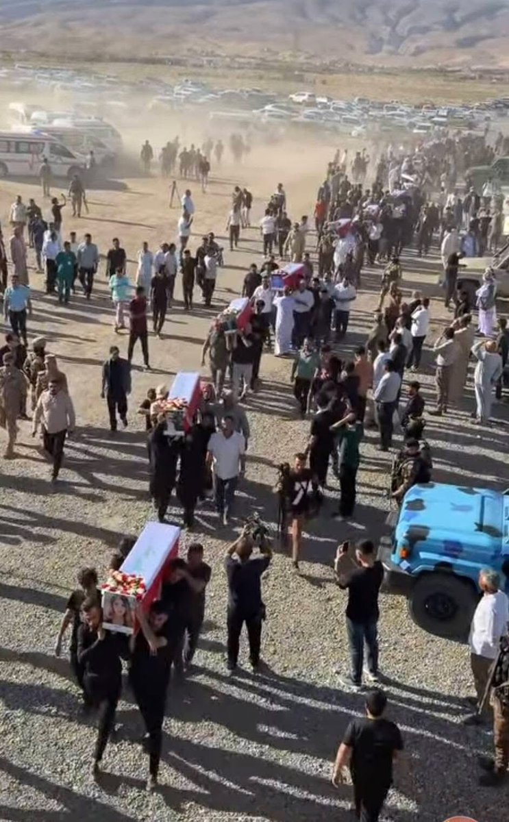 anmab1121's tweet image. The remains of more than 20 Yazidi individuals, who were killed by extremist Sunni militants in 2014, have arrived
#YazidiGenocide 
وصول رفات لأكثر من 20 شخصاً من أبناء الديانة الأيزيدية، الذين قضوا على أيدي عناصر الإسلام السني المتطرف في عام 2014.
#الابادة_الايزيدية