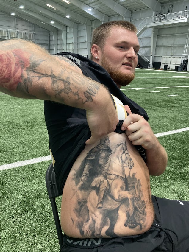 Center Carter Miller knew he could play at an elite level and now he's ready to prove it after joining #UCF as an offseason transfer.  

 To mark this new chapter in his life, Miller enlisted a tattoo artist in Nashville to design a piece for his torso.

orlandosentinel.com/2025/08/11/ucf…