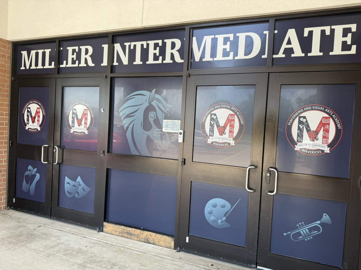 RenferdJoseph's tweet photo. .@AliefISD the buzz is happening this morning at our Performing & Visual Arts Academies #PVAA. Looking forward to all the great things that will take center stage this year ๐ฅ๐ฅ๐ฅ#WinnersWin #CultureOfExcellence #JoinTheShow https://t.co/dThwowoHRK