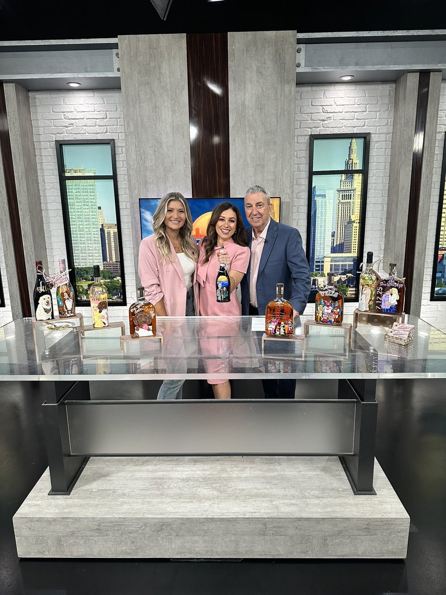 Al_Smo2's tweet photo. They always say growth happens out of your comfort zone.… so here we are 🥹💖 Feeling all the gratitude for this amazing opportunity — thank you @NewDayCLE ! ✨@NatalieHerbick @FoxNews https://t.co/00JsWsAvuT