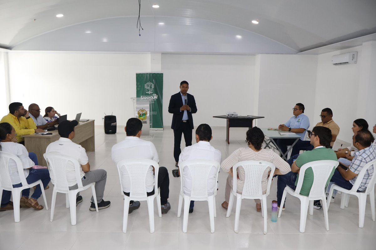 asointermedias's tweet photo. 🙌🏼La Gira de Retos a Oportunidades llegó hoy a @AlcaldiaSahagun para seguir transformando el diálogo en acciones.
En esta jornada, priorizamos la capacitación “La responsabilidad disciplinaria derivada de los procesos contractuales”, dirigida al gabinete municipal y funcionarios de alto nivel.

@Asointermedias sigue recorriendo el territorio 🇨🇴