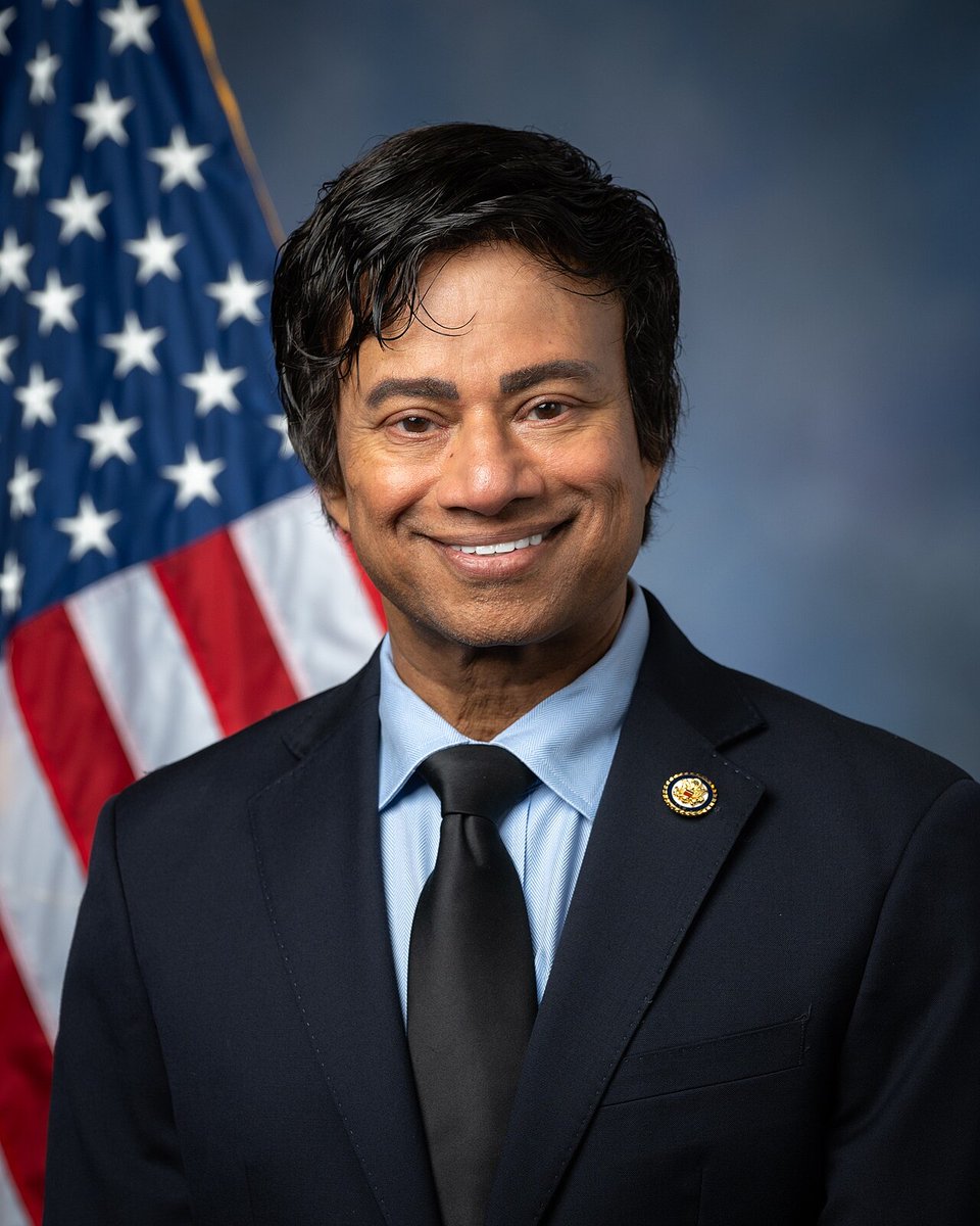 QuiverQuant's tweet photo. BREAKING: We just caught another STOCK Act violation.

Representative Shri Thanedar just filed a 2024 purchase of MicroStrategy stock, $MSTR.

It's almost a year past the 45-day filing deadline.

The stock has risen 193% since his purchase. https://t.co/uY0Y3tS0D0