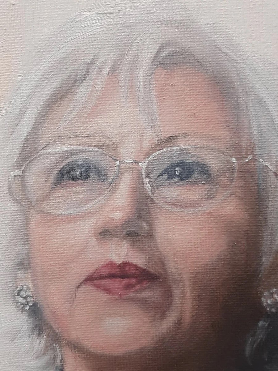 Moving piece by Lidimentos Art (Studio 16)

‘Two weeks ago, a woman received a portrait of her mother, who passed away two years ago. A special, lifelong memory that will forever remain with the entire family.’ Lidimentos Art 
.
.
#portrait #painting #oilpainting #artist
