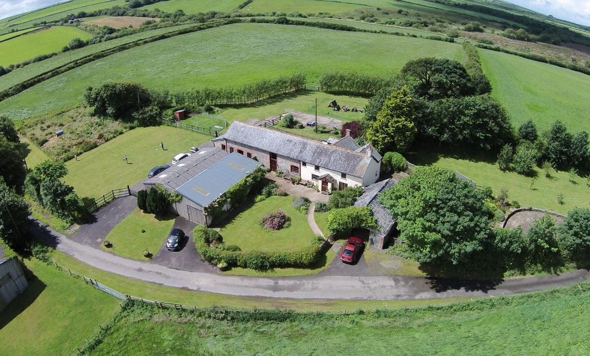 TheHolidayCots's tweet image. 🌿 Biteford Farm Holidays – A North Devon Escape 🌿

With Biteford Cottage and Orchard Lodge set amidst open countryside near Hartland, it’s the perfect destination for those seeking a peaceful rural getaway.

🛏️ Sleeps 8
theholidaycottages.co.uk/devon/4699

#BitefordFarmHolidays #NorthDevon