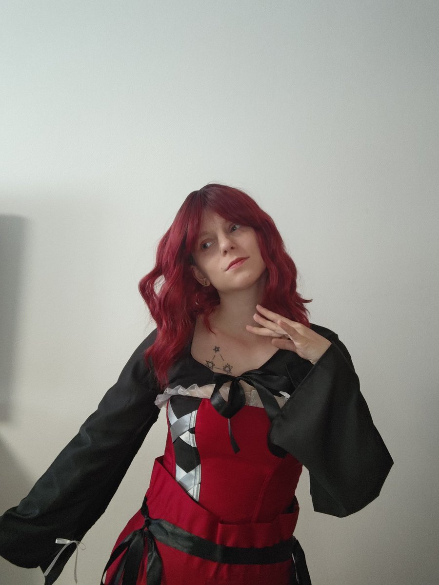 ladyphoenixslyt's tweet photo. I got to Cosplay one of my favourite Characters from Nier. May I present to you Devola one of the beautiful redhead twins😍😍
#nierreplicant #devolaandpopola #devolacosplay #nier #nierreplicantcosplay #squareenix #devola #niercosplay #cosplay https://t.co/zPy17vm79h