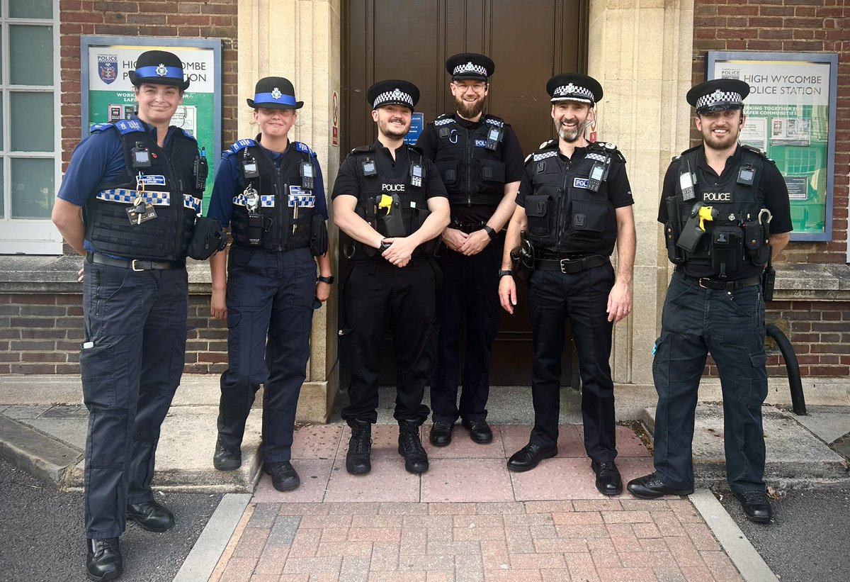 A fabulous (and hot) afternoon patrol in #HighWycombe with our <a href="/TVP_Bucks/">TVP Buckinghamshire</a> neighbourhood policing team. Great local knowledge, team work and positive community impact <a href="/ThamesVP/">Thames Valley Police</a> #SaferStreets 👏👏