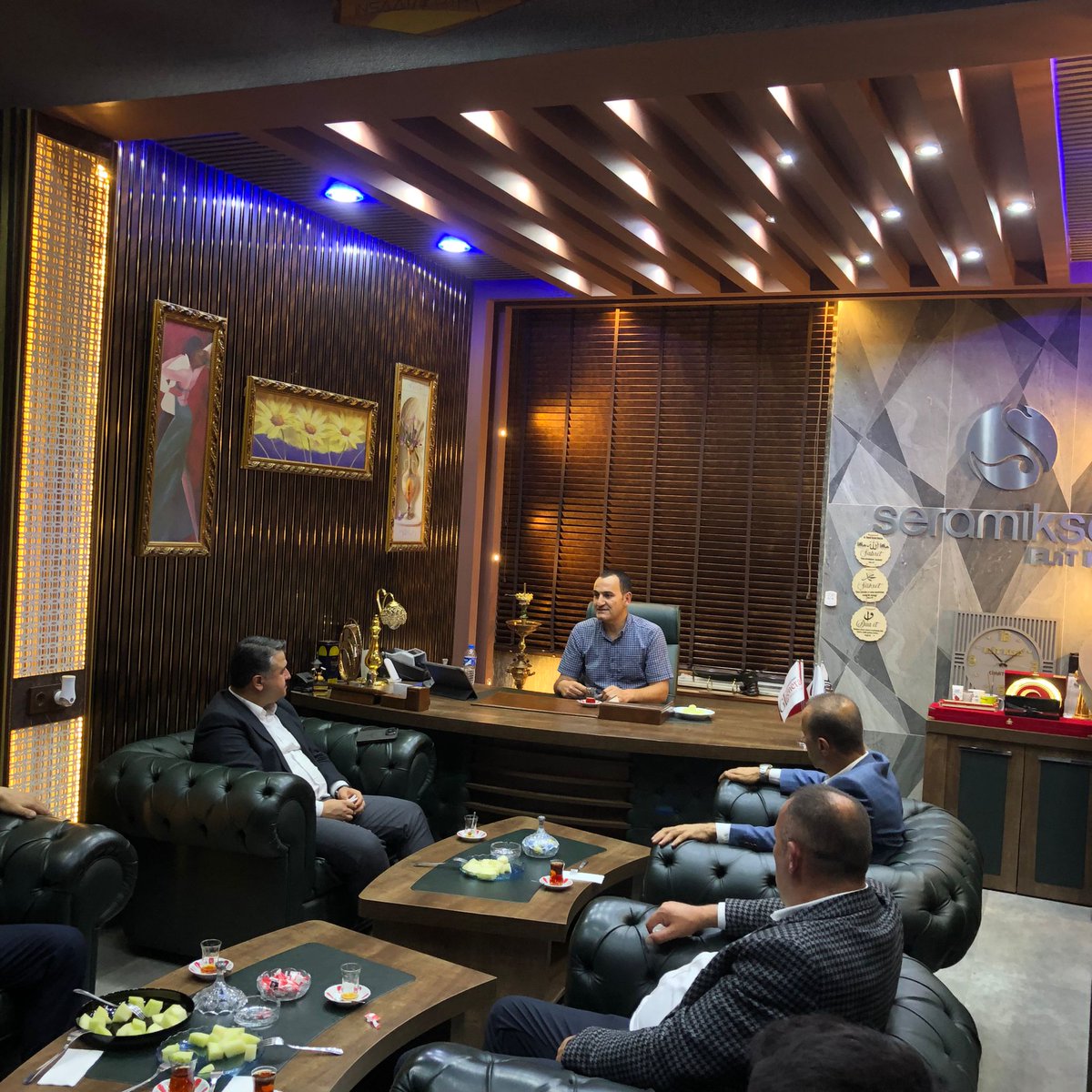 FatiharslanAK30's tweet photo. İl koordinatörümüz sayın @byildiz63 ilçe başkanımiz @BurhanYASAR30 ve ilçe yönetimi ile birlikte bizleri ziyaret ettiler.
Ziyaretleri bizleri ziyadesi ile memnun etmiştir.
Yolumuz birdir🤲
@RTErdogan @abuyukgumus https://t.co/v06cdAUCmh