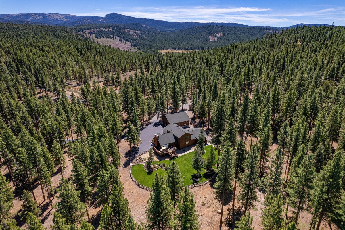 TruckeeFlynn's tweet image. Week Ending Aug 10 - Truckee Tahoe MLS Activity

34 Solds for $51.062M 
209 Pending Sales - Above 200 is big
788 Active Listings 
58 New Listings
66 Price Drops

Pending Above 180 5th Week in Row 

New Listing-11368 The Strand-20 Acres-Views-Privacy-Holy Garage!-3,740 SF-$2.495