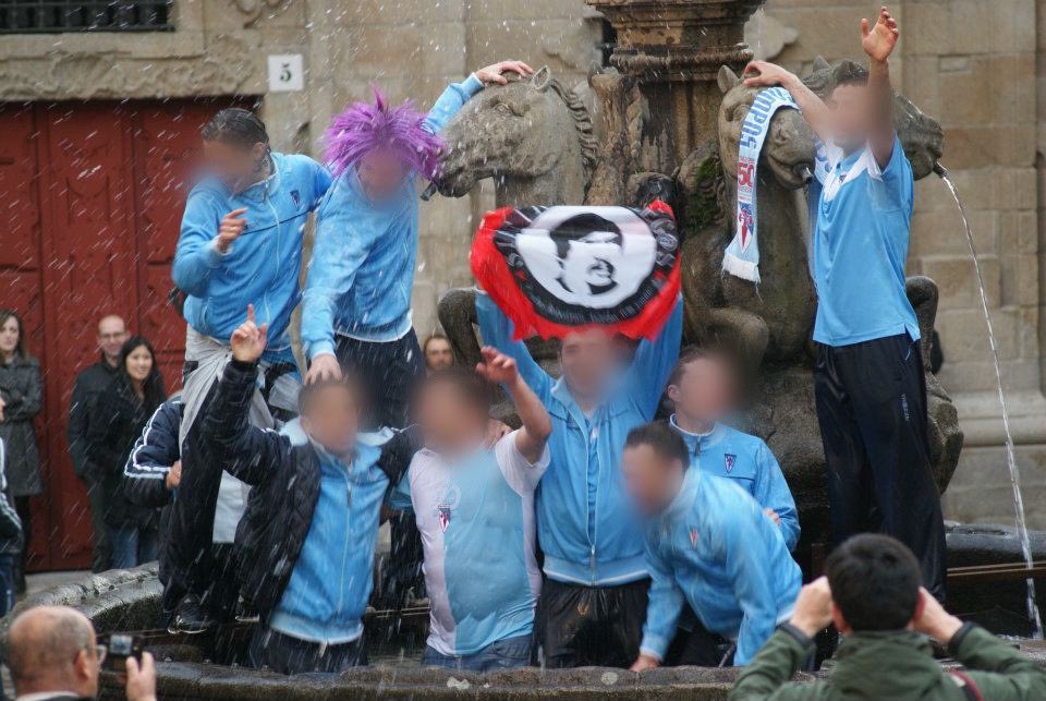 Non morre quen non cae no esquecemento,
Moncho Reboiras semente de vencer.