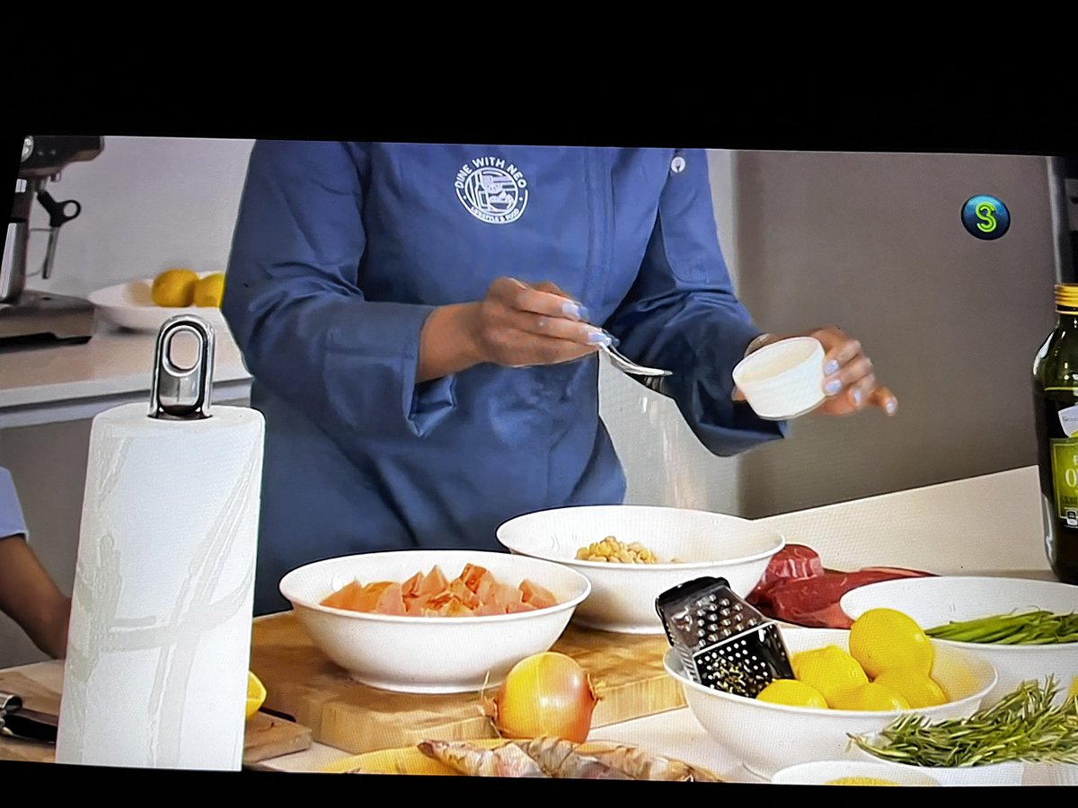 tswana_gent's tweet image. time to cook 🧑‍🍳 🤭 #AfternoonExpress #PEPHomeExpress