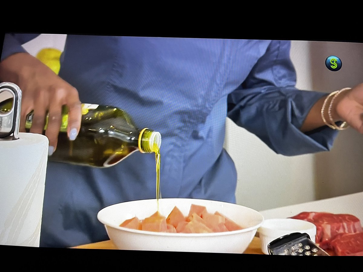 tswana_gent's tweet image. time to cook 🧑‍🍳 🤭 #AfternoonExpress #PEPHomeExpress