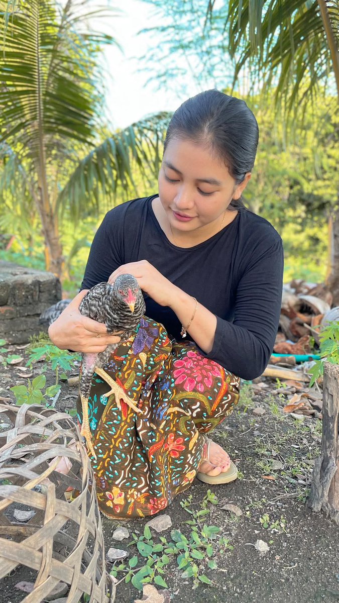 Batik_MAGAZINE's tweet photo. My fav girl #kain #kainbatik #jarik #sarung https://t.co/kUUYHy8atq