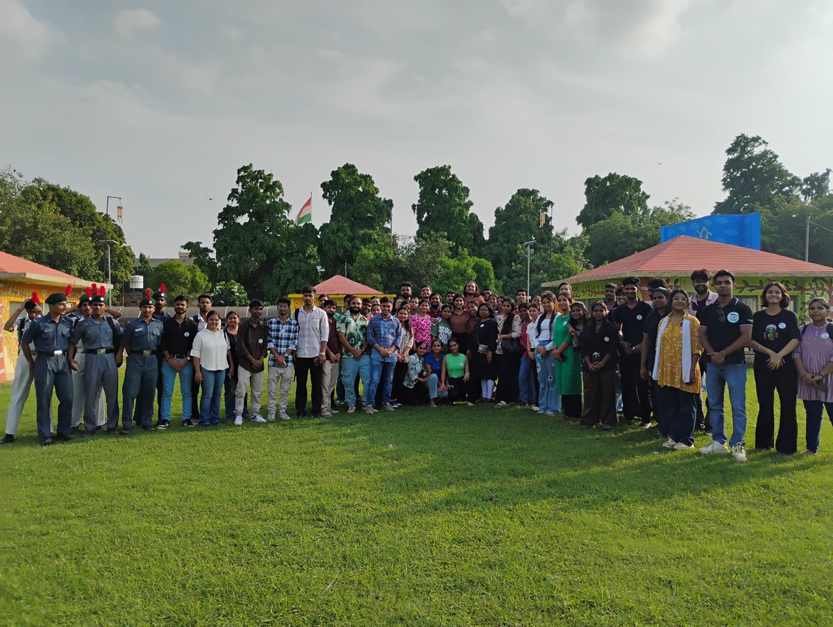 DC OFC Central Zone MCD (@dccnzmcd) on Twitter photo Plog Run in Kalkaji under #delhikokoodeseazaadi campaign with active participation of 250+ citizens.
#SwachhataAbhiyan #plog #SwachhBharatMission
<a href="/LtGovDelhi/">LG Delhi</a> <a href="/CMODelhi/">CMO Delhi</a> <a href="/gupta_rekha/">Rekha Gupta</a> <a href="/AshwaniKumar_92/">Ashwani Kumar</a> <a href="/RajaiqbalSingh3/">Raja Iqbal Singh</a> <a href="/shashvat_IAS/">Shashvat Saurabh 🇮🇳</a> <a href="/impriyankagoel/">PRIYANKA GOEL</a> Plog Run in Kalkaji under #delhikokoodeseazaadi campaign with active participation of 250+ citizens.
#SwachhataAbhiyan #plog #SwachhBharatMission
<a href="/LtGovDelhi/">LG Delhi</a> <a href="/CMODelhi/">CMO Delhi</a> <a href="/gupta_rekha/">Rekha Gupta</a> <a href="/AshwaniKumar_92/">Ashwani Kumar</a> <a href="/RajaiqbalSingh3/">Raja Iqbal Singh</a> <a href="/shashvat_IAS/">Shashvat Saurabh 🇮🇳</a> <a href="/impriyankagoel/">PRIYANKA GOEL</a>