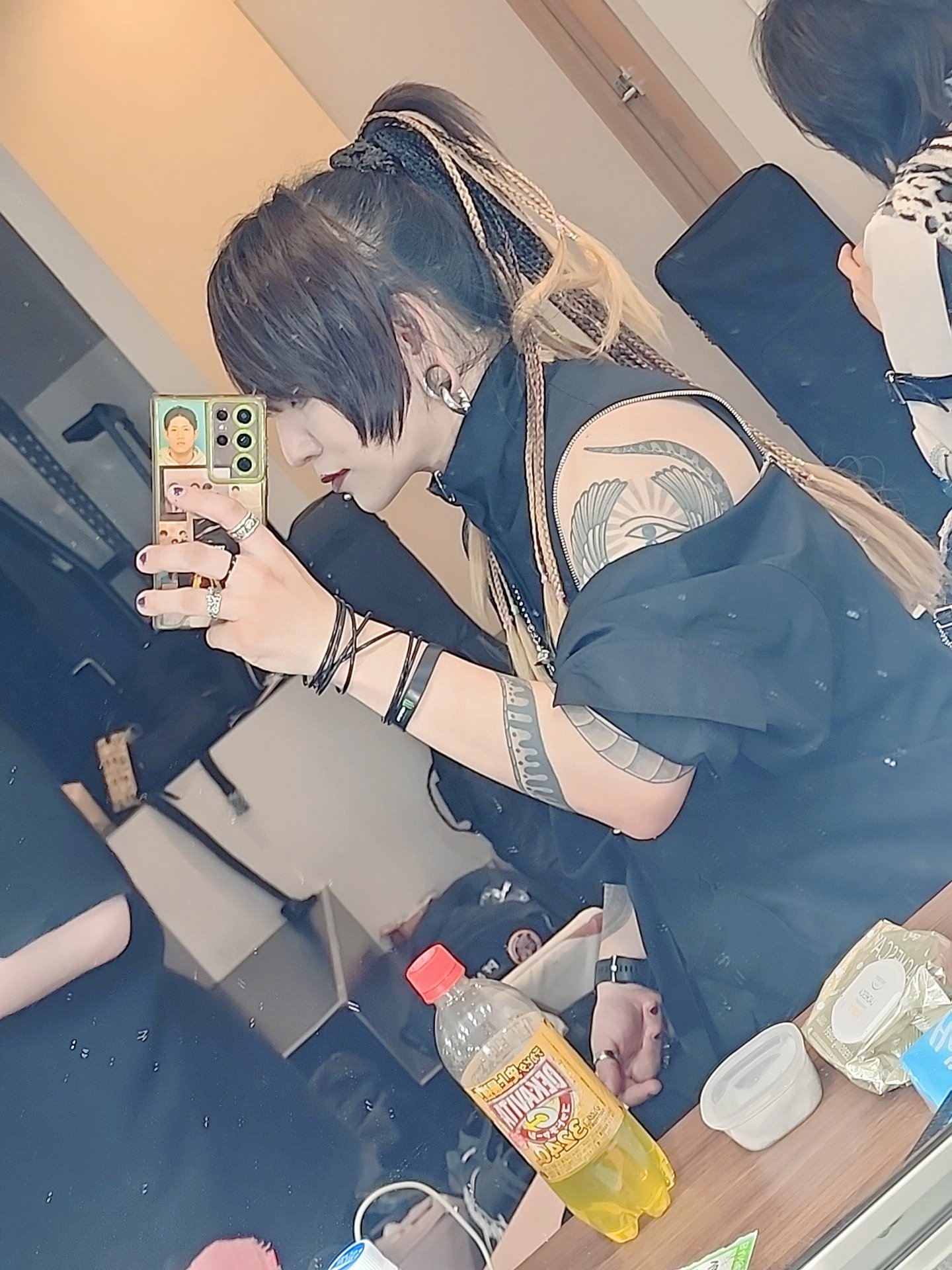 on⑴_【毒.弾ける前の心境.】 魂〜凰呀〜哀歌〜決意〜 - song and lyrics by Toshihiko