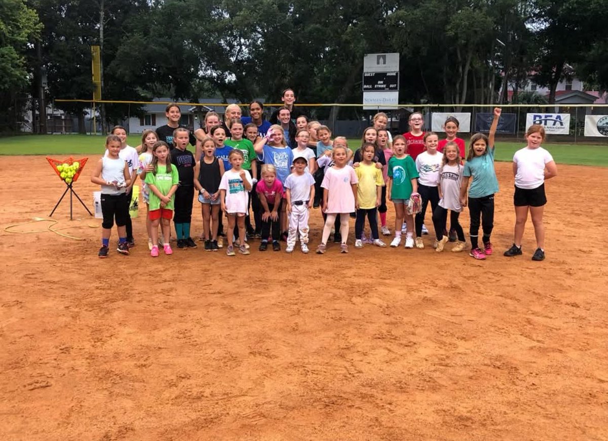 Helping out yesterday with little league kiddos!! 🫶🏼🫶🏼 I love what I do, and it’s more than just a game. 💙 Seeing smiles on there faces and them learning new things means so much. 🥎 <a href="/bpatzig1/">Brandon Patzig</a> <a href="/CoachOAllZones/">AllZonesFastpitch</a> <a href="/coachclairg/">Coach G</a>