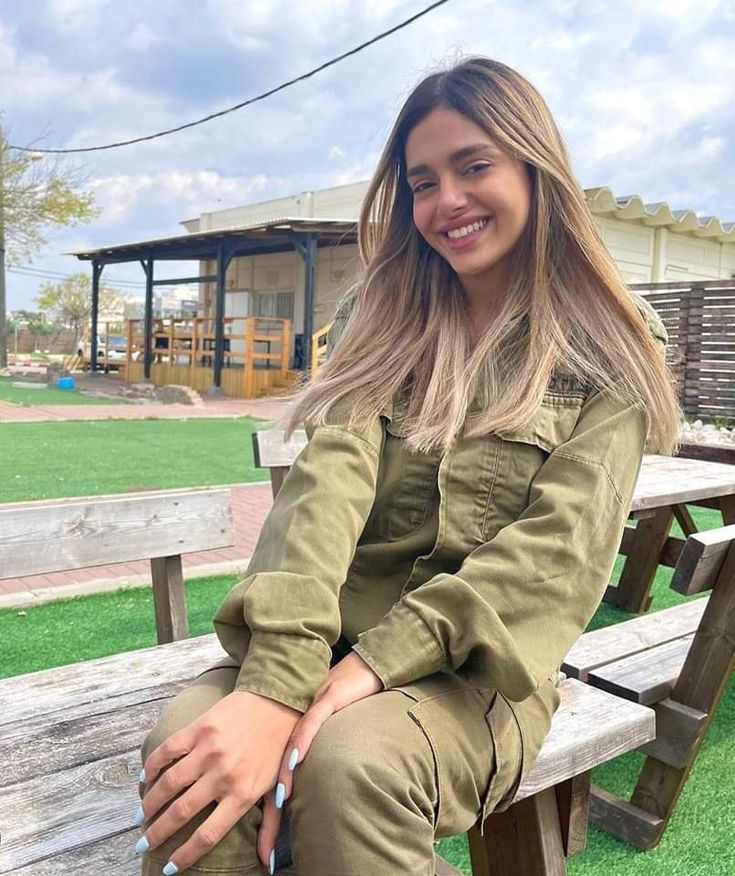 perlinaino's tweet photo. She is real Hero of Israel 🇮🇱 

Do you support her? https://t.co/2uMkZuRBQ9