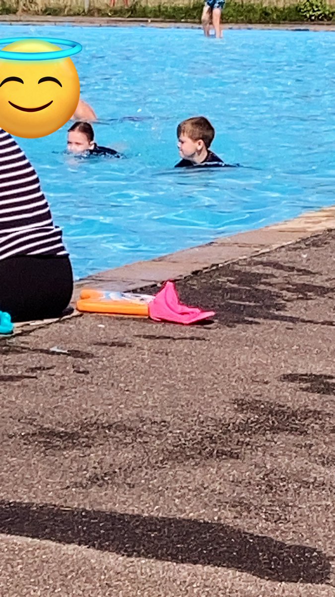 GailGailollason's tweet photo. Wonderful time with in the sun with my grandchildren at Christchurch Meadows at Reading. Have to make these memories for all of us ! #christchurchmeadows #daisyandgray #funinthesun https://t.co/h9tUbodGq0