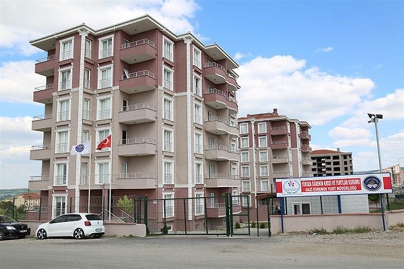 Keşan Gazi Evrenos KYK Erkek Yurdu'nda kalan öğrencilerin barınma hakkı gasbediliyor

“Kampüsten uzak ve imkanları kısıtlı bir bölgeye yurt taşınmasını kabul etmiyoruz. Karar derhal geri çekilsin!”

universiteli.org/kesan-gazi-evr…