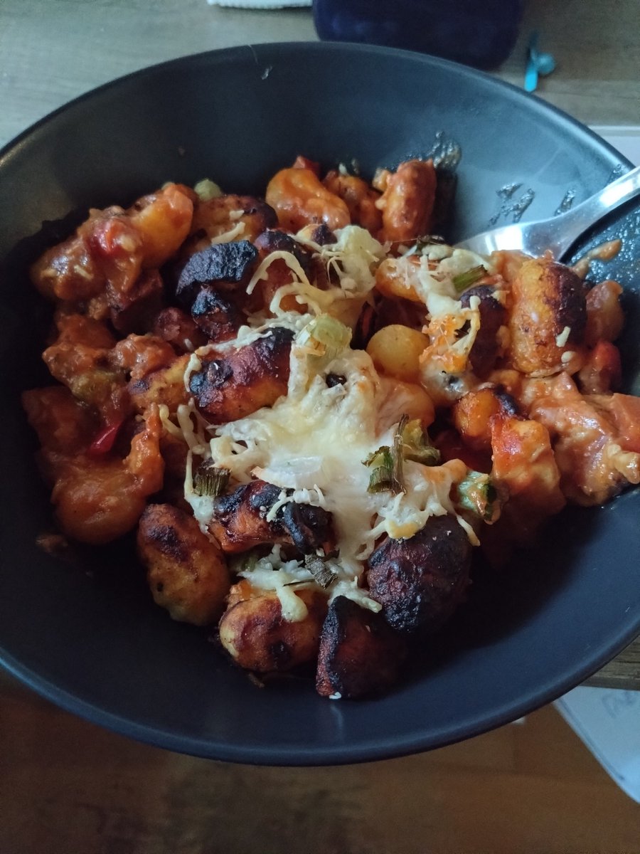 Heute im Hause #RestaurantderFinsternis 
Frisch aus der Heißluftfriteuse 
Chipotle -Gnocchi-Hähnchen Auflauf "
<a href="/DingsdaMc/">DizzyMcDingsda Joobsen</a>