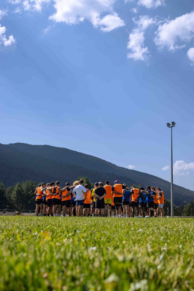 us_carcassonne's tweet photo. Escapade à 𝐌𝐚𝐭𝐞𝐦𝐚𝐥𝐞 🏔️

🧳 Nos Jaune&amp;Noir ont posé leurs valises en altitude pour leur 𝐬𝐭𝐚𝐠𝐞 𝐝𝐞 𝐩𝐫𝐞́𝐩𝐚𝐫𝐚𝐭𝐢𝐨𝐧.

#DéfendreNotreCité ⚔️ https://t.co/53xS9l9gFt