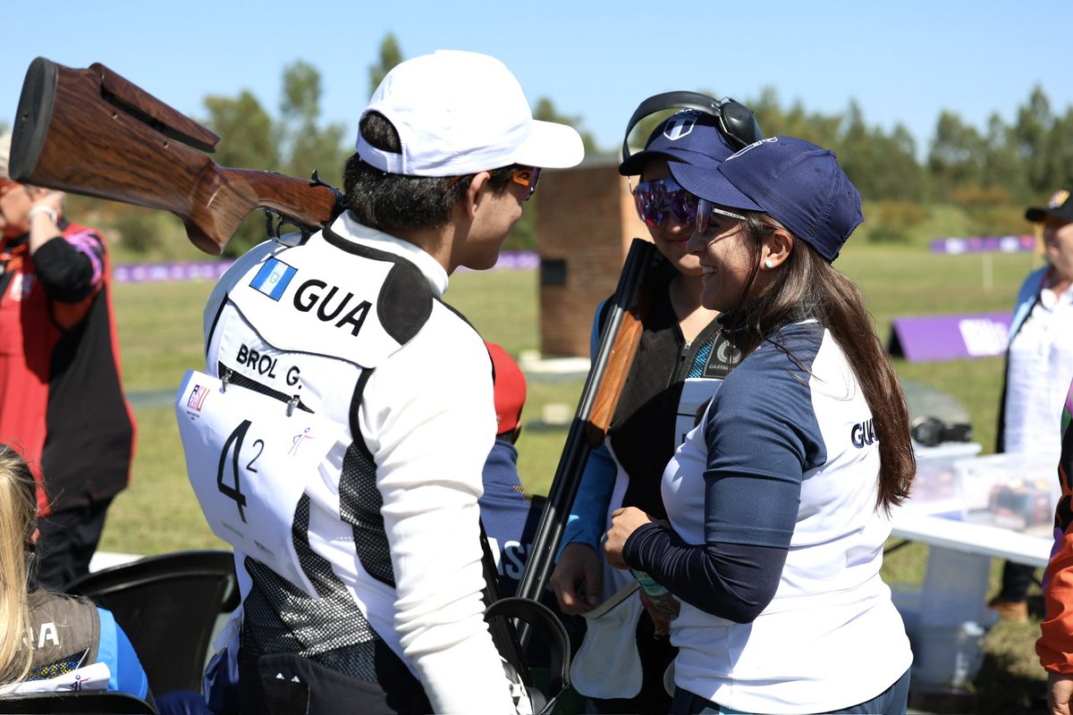 COGuatemalteco's tweet photo. 🥏🇬🇹 Gianmarco Brol y Sofía Poveda unieron puntería y corazón en la pelea por la medalla de bronce 🥉 en equipos mixtos de foso en tiro con armas de caza en #ASU2025.

📌 Se enfrentaron a la dupla Hussein Daruich y Ellen Mendes de Brasil 🇧🇷 en un duelo de alto nivel.

¡Felicidades por su entrega! 💪
#GuatemalaEnAsunción