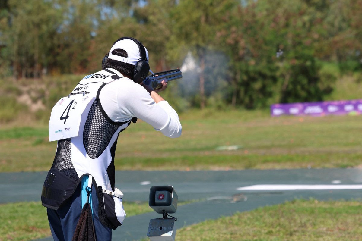 COGuatemalteco's tweet photo. 🥏🇬🇹 Gianmarco Brol y Sofía Poveda unieron puntería y corazón en la pelea por la medalla de bronce 🥉 en equipos mixtos de foso en tiro con armas de caza en #ASU2025.

📌 Se enfrentaron a la dupla Hussein Daruich y Ellen Mendes de Brasil 🇧🇷 en un duelo de alto nivel.

¡Felicidades por su entrega! 💪
#GuatemalaEnAsunción