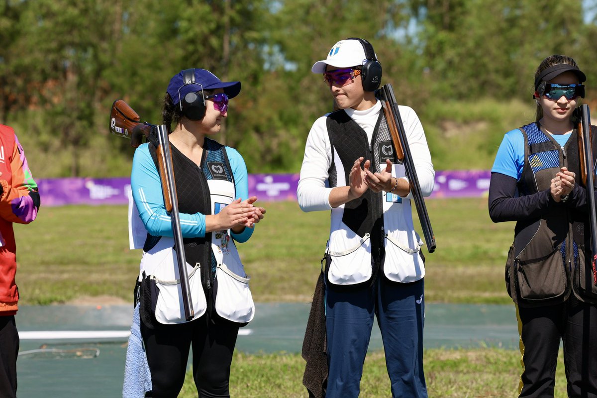COGuatemalteco's tweet photo. 🥏🇬🇹 Gianmarco Brol y Sofía Poveda unieron puntería y corazón en la pelea por la medalla de bronce 🥉 en equipos mixtos de foso en tiro con armas de caza en #ASU2025.

📌 Se enfrentaron a la dupla Hussein Daruich y Ellen Mendes de Brasil 🇧🇷 en un duelo de alto nivel.

¡Felicidades por su entrega! 💪
#GuatemalaEnAsunción