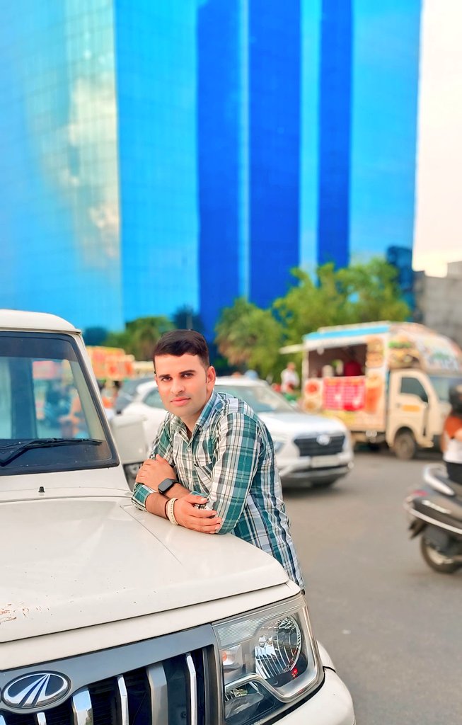 सबकी आखें एक जैसी होती हैं लेकिन,
दृष्टिकोण एक जैसा नहीं होता...