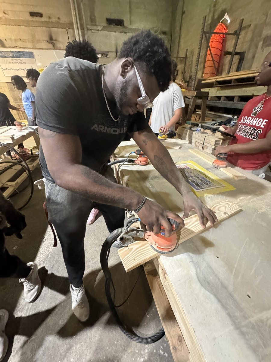 ZShiflet_'s tweet photo. Today was a special day — I had the privilege of serving the community through the Sleep in Heavenly Peace project, building hope and comfort alongside my brothers on the field at LaGrange College in Georgia. https://t.co/r5TZk5yNwq