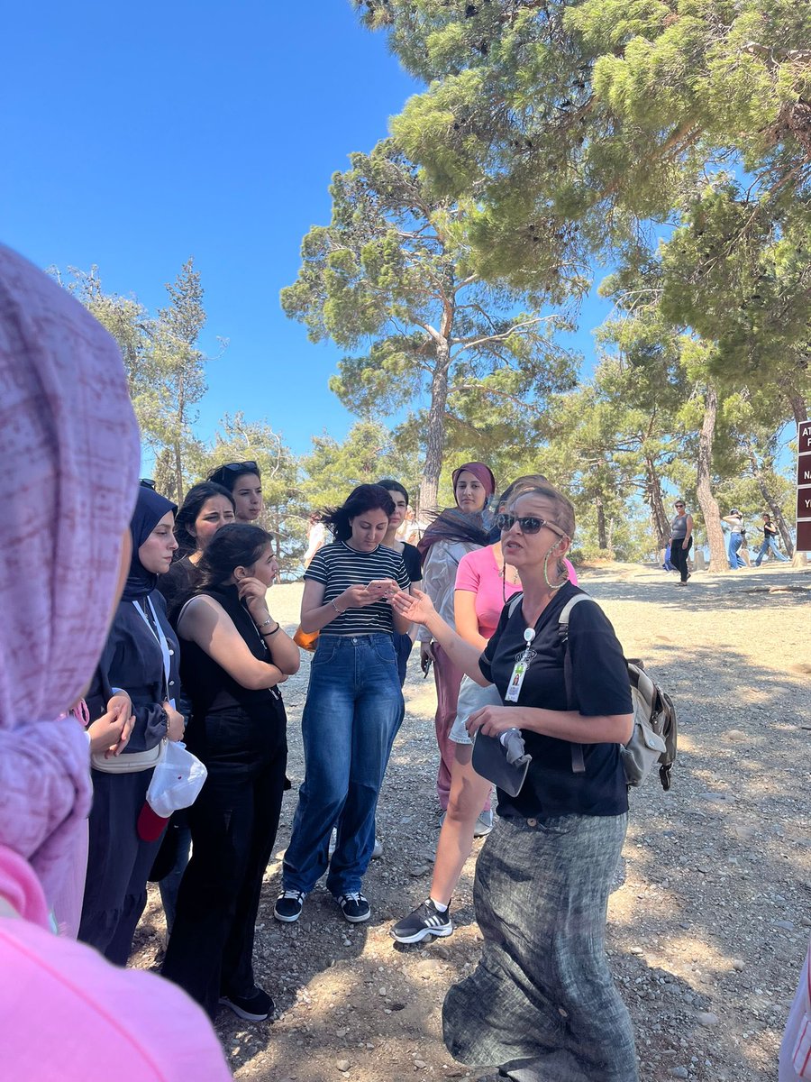 GSB_Erganigm's tweet photo. 🇹🇷 Gençlerimiz, Conkbayırı ve Anafartalar Köyünü ziyaret ederek tarihi adımlarla keşiflerine devam ediyor.
#BirDestandırÇanakkale https://t.co/ln62jPAWJd