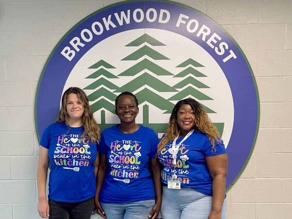 MBS_CNP's tweet photo. ๐ORANGE you excited this school year is going to be SOUPER ๐@bwfelementary
LETTUCE ๐ฅฌ serve you some tasty & nutritious lunch! #TeamCNP https://t.co/nBFeeS8SPC