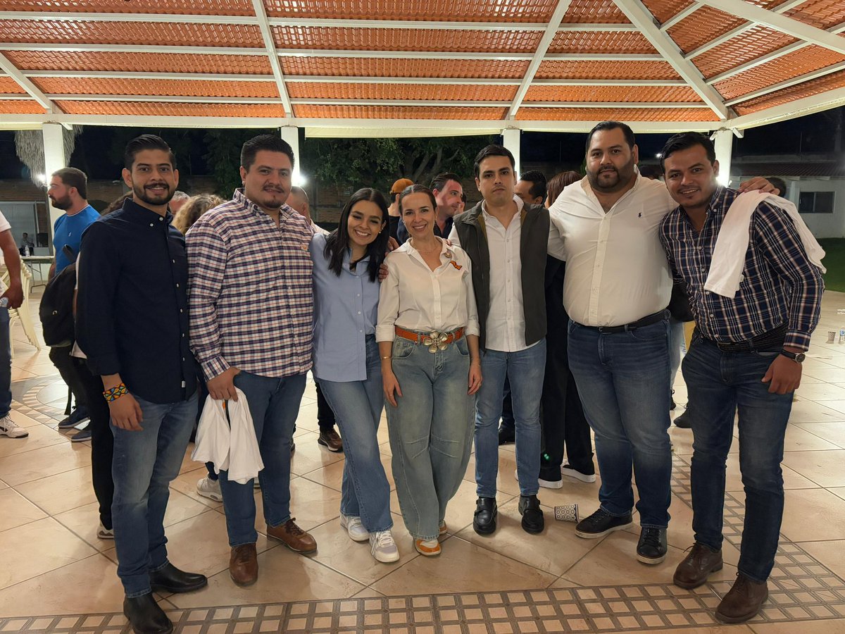 El día de ayer con mucha responsabilidad y orgullo tomé protesta como delegado distrital de Movimiento Ciudadano Jalisco.

Entusiasmado de seguir trabajando por Jalisco, el distrito 20 y El Salto.