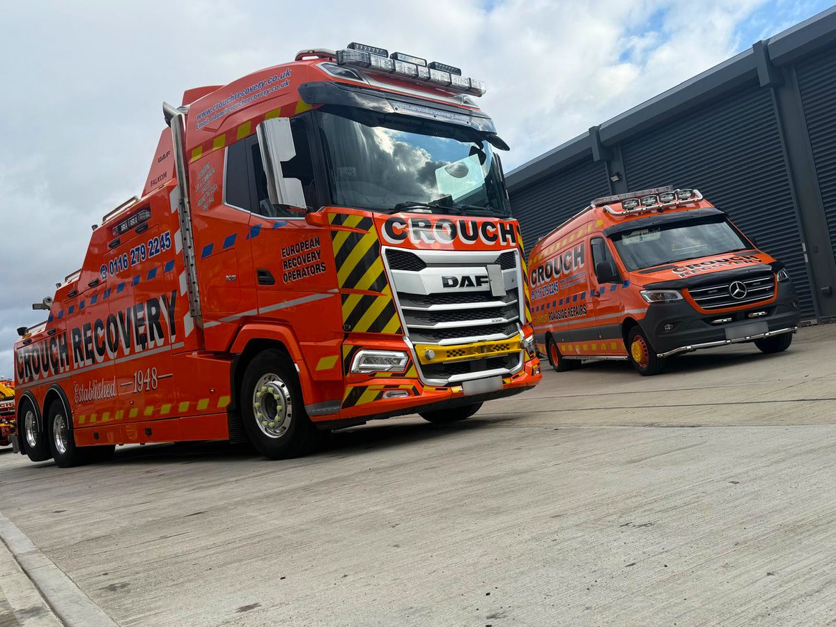 CrouchRecovery's tweet photo. The dream team 🧡💥
Built on heavy recovery. Trusted for roadside repairs 💪
#HeavyRecovery #DAFTrucks #ServiceVan #RoadsideRepairs https://t.co/1oYe4NrzdZ