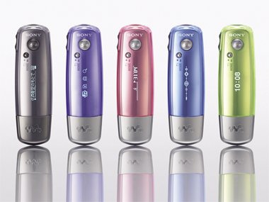 2006年6月10日、『NW-E000』（2GB/1GB/512MB）が発売されました。WALKMAN