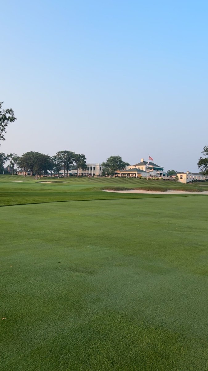 GavinDillonTurf's tweet photo. Thank you to @ADaroczy and the crew at Exmoor CC for a fantastic internship and a great summer. @OSUturf @OSU_ATI_Turf https://t.co/8IqndmHk3g