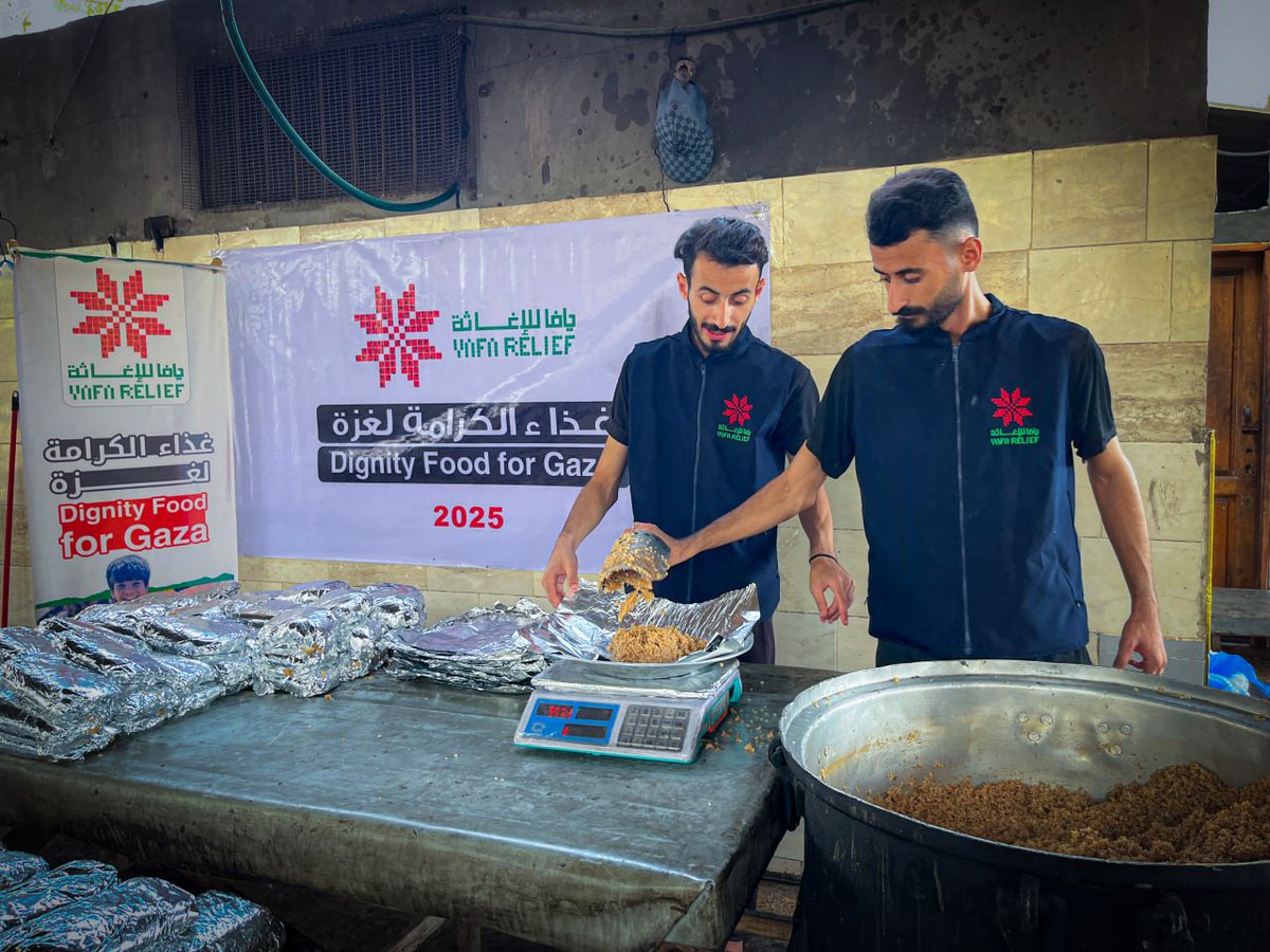 yafarelief's tweet photo. 🍛 “For families with nothing but this meal, we serve hope & dignity.”
Yafa Relief keeps cooking & delivering hot meals daily—despite shortages & rising costs.
💚 https://t.co/rFJjqOGV7D | https://t.co/ewRdpvcohu
#YafaRelief #AidForGaza #HopeForGaza #FoodSecurityNow #Humanity https://t.co/uLYATWr7sY