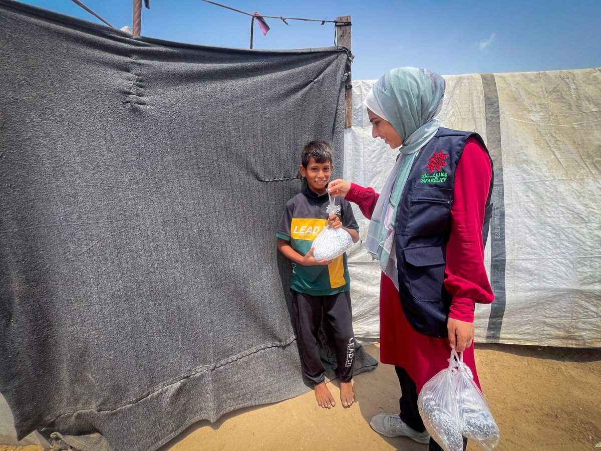 yafarelief's tweet photo. 🍛 “For families with nothing but this meal, we serve hope & dignity.”
Yafa Relief keeps cooking & delivering hot meals daily—despite shortages & rising costs.
💚 https://t.co/rFJjqOGV7D | https://t.co/ewRdpvcohu
#YafaRelief #AidForGaza #HopeForGaza #FoodSecurityNow #Humanity https://t.co/uLYATWr7sY