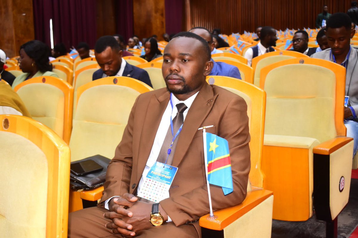 glodymongba1's tweet photo. En cette #JournéeInternationaleDeLaJeunesse, je rappelle à la jeunesse congolaise 🇨🇩 et du Sud-Ubangi : nous ne sommes pas seulement l’avenir, nous sommes le présent 💪🏾✨. Unis, créatifs et engagés, bâtissons un Congo juste et prospère.
Glodie MONGBA https://t.co/qpa3nhQuW0