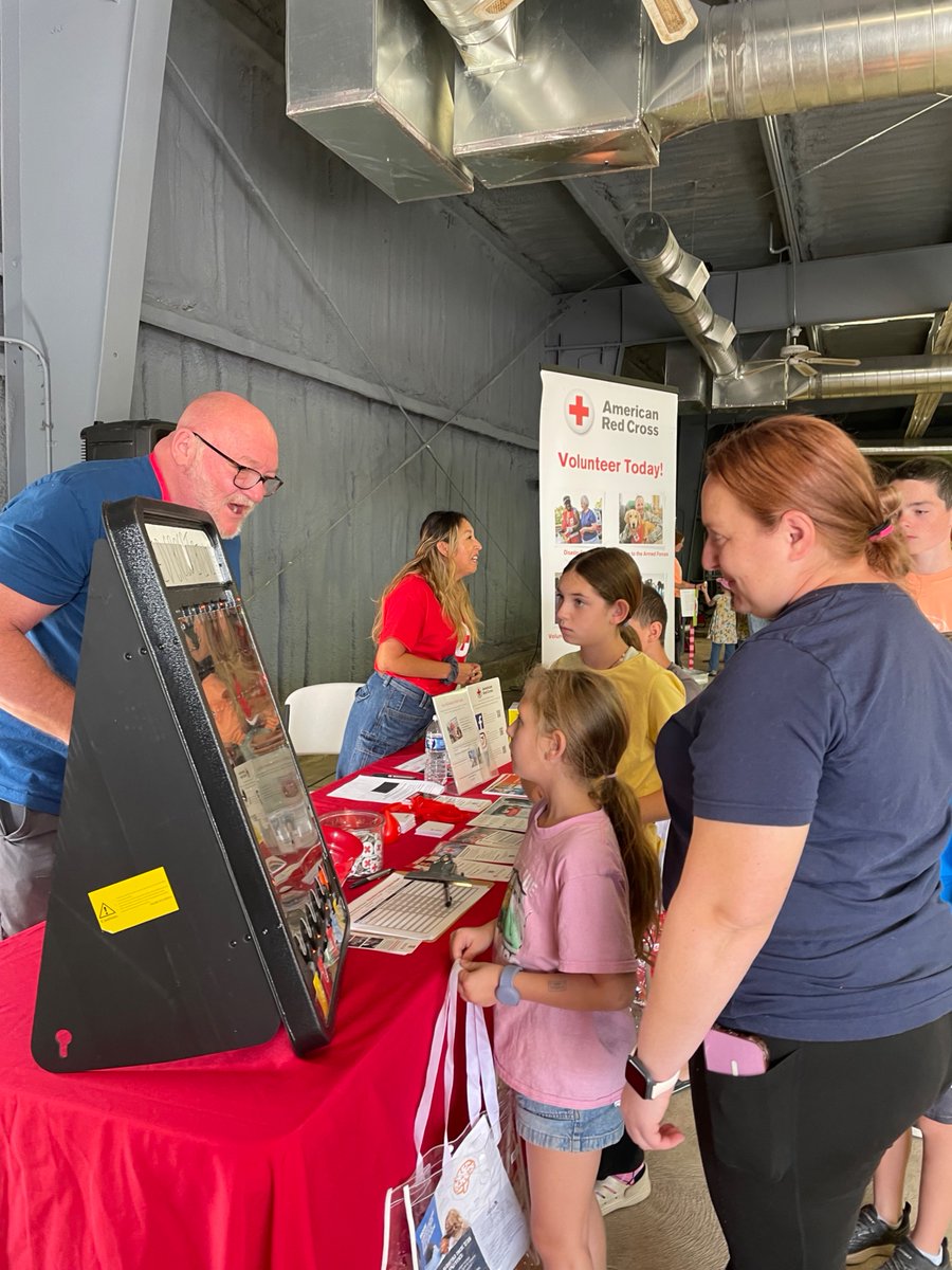 RedCrossUtah's tweet photo. #RedCrossers on the move! We're happy to be out in communities talking about the work we do every day. Recently, we attended the Duchesne County fair and spoke with members of the community about how to get involved with our organization.
#RedCross #CommunityEngagement https://t.co/0cnuip5yKy