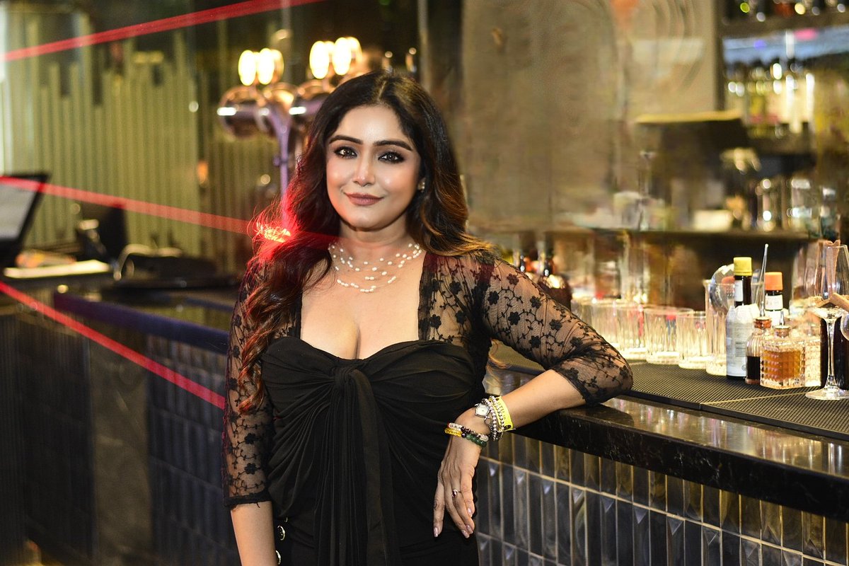 sayantani8's tweet photo. ## Get Ready to Party!
"Introducing @rtb2point0 , the hottest new destination in town! 🎉🔥 Experience the ultimate nightlife with electrifying beats, stunning ambiance, good food and unforgettable vibes.
#monmanena  #bengalifilm #wrapupparty 
#magiclightproduction https://t.co/gjDMMY0ylz