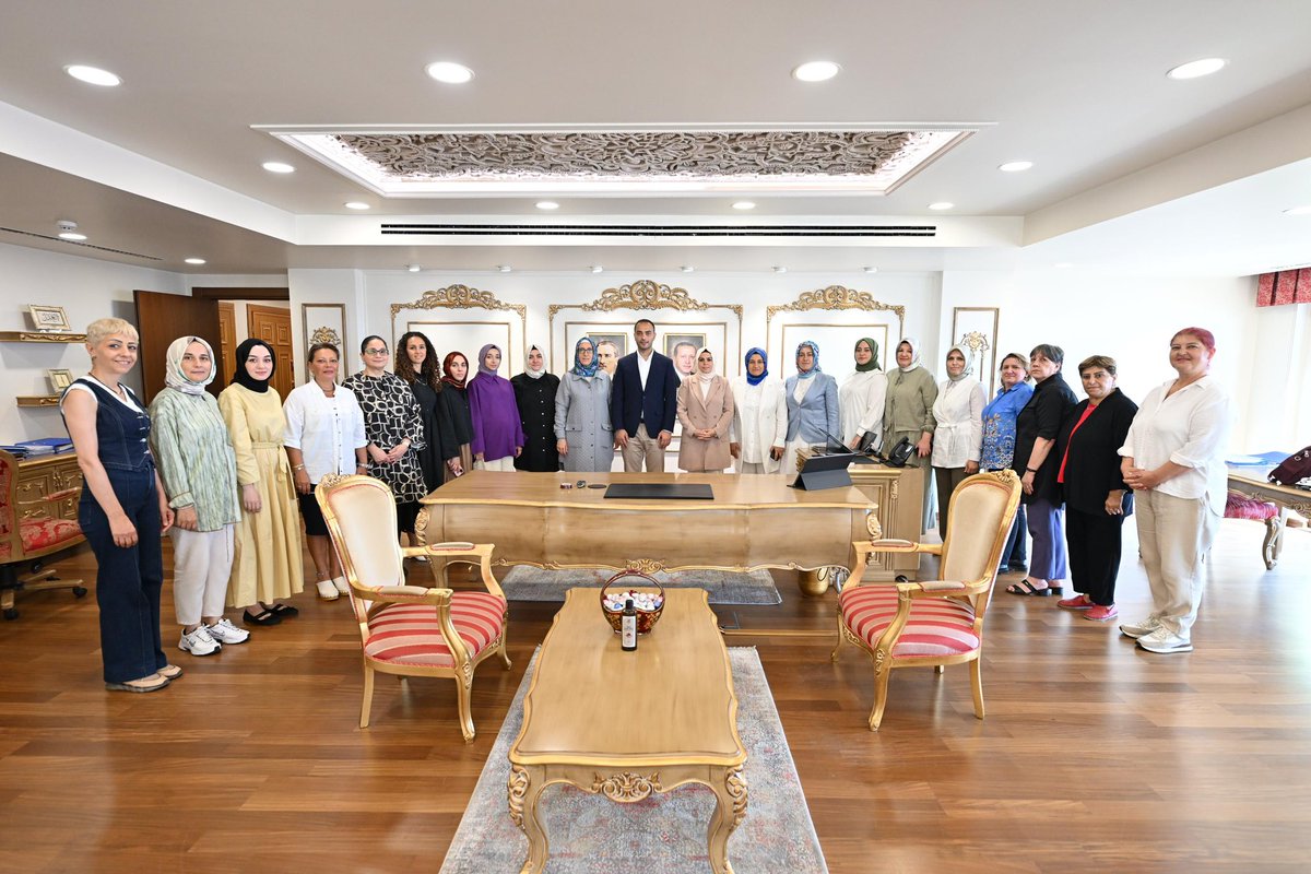 Gaziosmanpaşa Belediye Başkan Vekilimiz <a href="/eraykaradeniz/">Eray Karadeniz</a>’i, yürütme kurulumuzla birlikte ziyaret ettik.

Gaziosmanpaşa’mız için hayata geçirecekleri çalışmaların, hizmetlerin ve projelerin ilçemize değer katacağına yürekten inanıyoruz.

Nazik ev sahiplikleri ve samimi sohbetleri