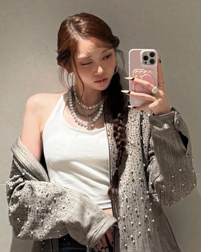 LEE YOUNGSEO CHARTS tweet media