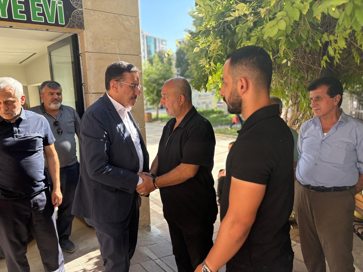 bulenttufenkci's tweet photo. Eski DSİ Müdürümüz Arif Tüfekçi ve kıymetli kardeşim Güngör Tüfekçi’nin anneleri Feride Tüfekçi’nin vefatı dolayısıyla taziye ziyaretinde bulunduk.

Merhumeye Allah’tan rahmet diliyorum, mekânı cennet olsun. 
Tüfekçi ailesine sabır ve başsağlığı diliyorum. https://t.co/JjAh3fK4JR